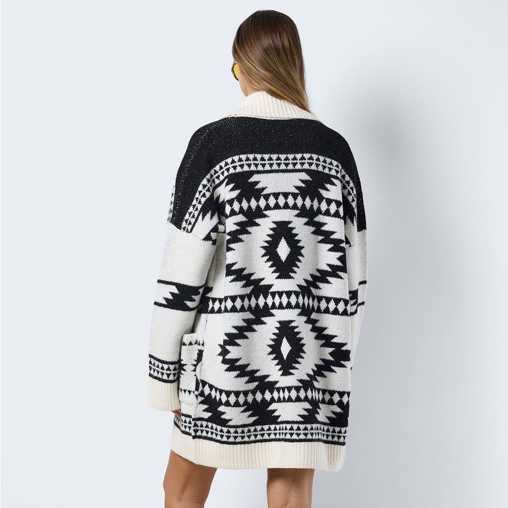 TAHARI Long Sleeve Aztec Shawl Oversized Cardigan Sweater
